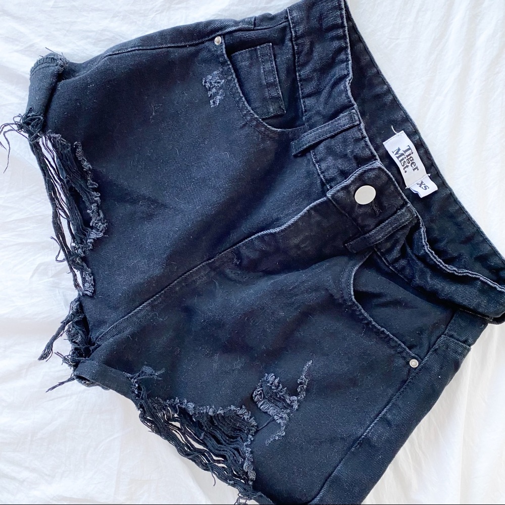 ✨ NWOT Tiger Mist High-Waist Black Shorts